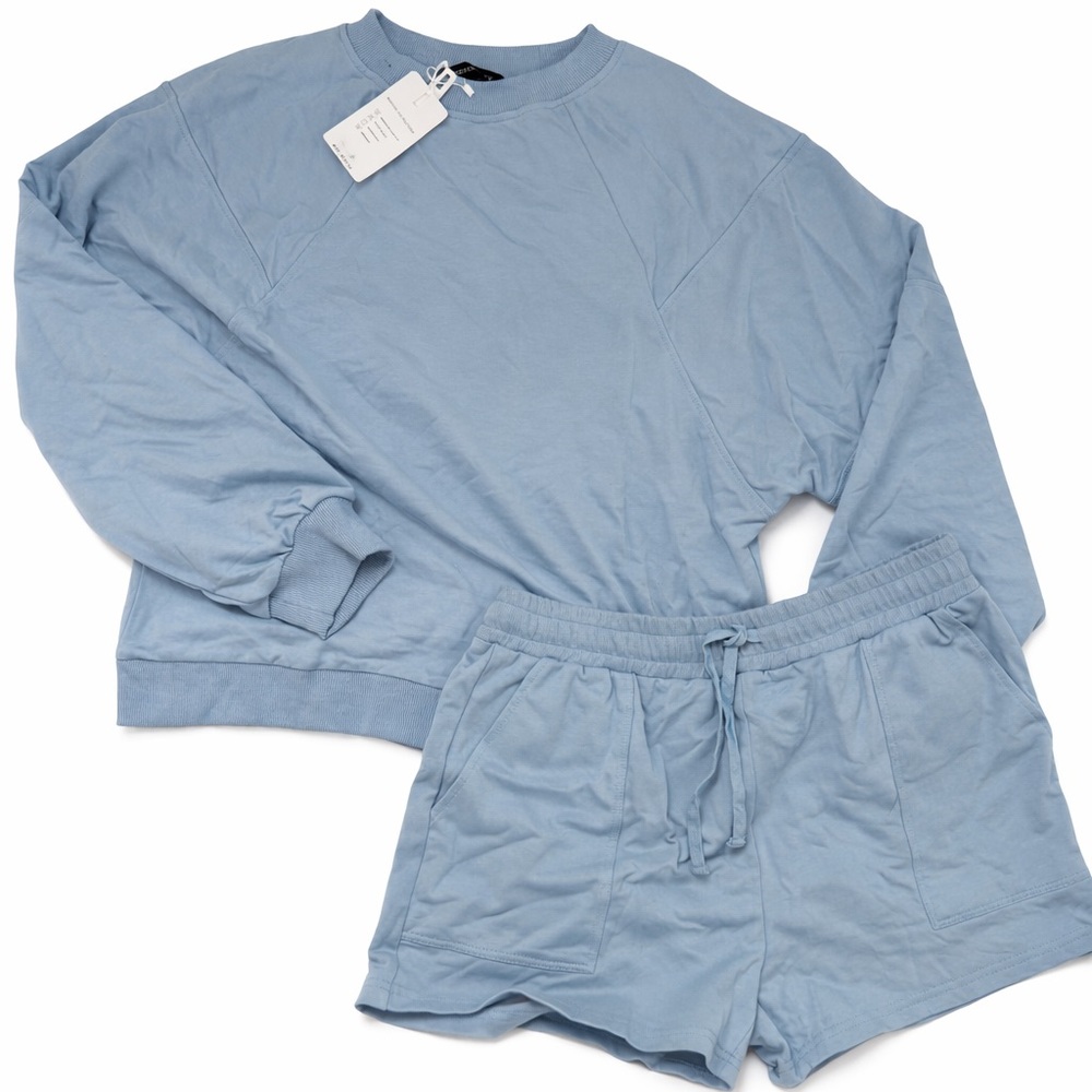 Light Blue Women's Crewneck Sweatshirt and Shorts set - Casual Comfort